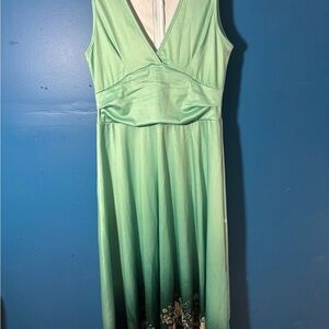 Elegant Green Sleeveless Dress